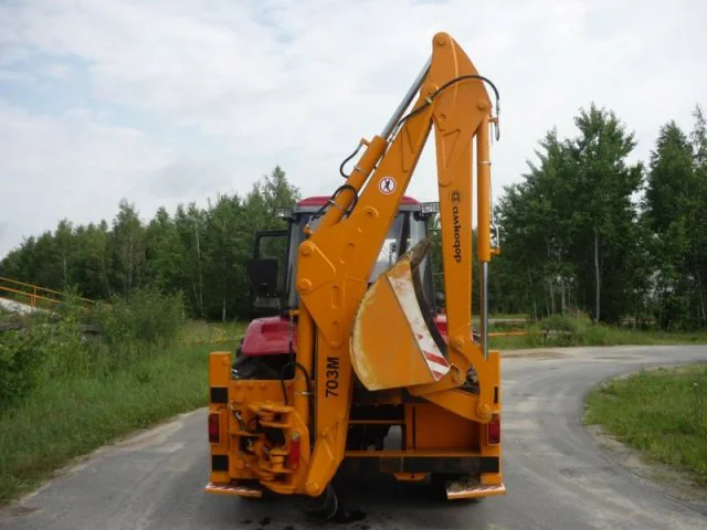 Рытье котлована, рытье траншеи 