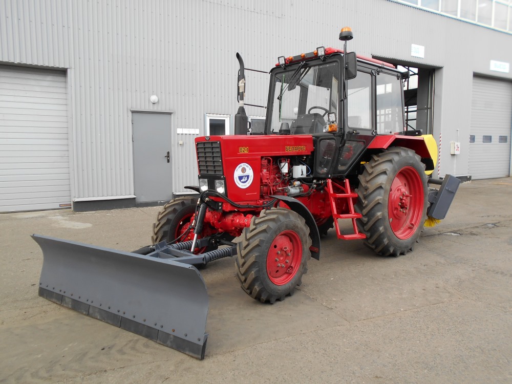 Трактор МТЗ для вспомогательных работ